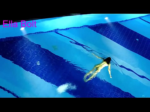 ❤️ No puedo dejar de mirar, joven rubia pillada nadando desnuda en la piscina del complejo ELLA BOLT ️❌ Video de porno en es.xxxifuck.ru ❌️