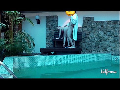 ❤️ El jefe invita a la criada a la piscina, pero no pudo resistirse a una caliente ️❌ Video de porno en es.xxxifuck.ru ❌️
